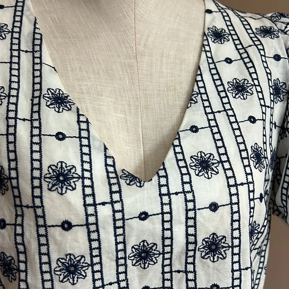 Zara Embroidered Cropped Top with Puff Sleeves size Small